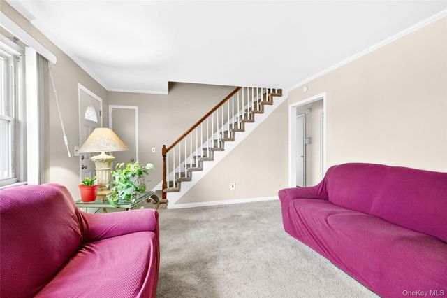 10 Sciortino Place, White Plains, NY 10607