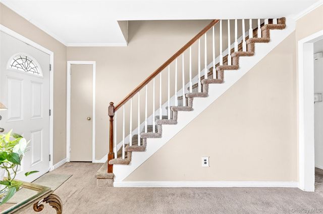 10 Sciortino Place, White Plains, NY 10607