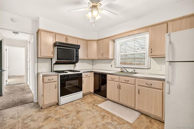 10 Sciortino Place, White Plains, NY 10607