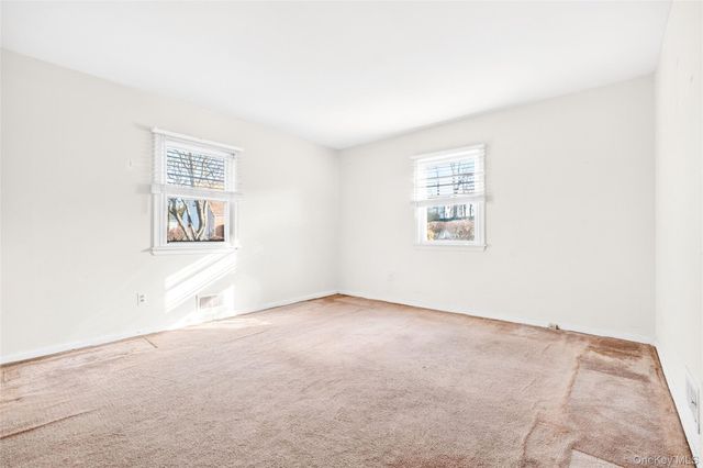 10 Sciortino Place, White Plains, NY 10607