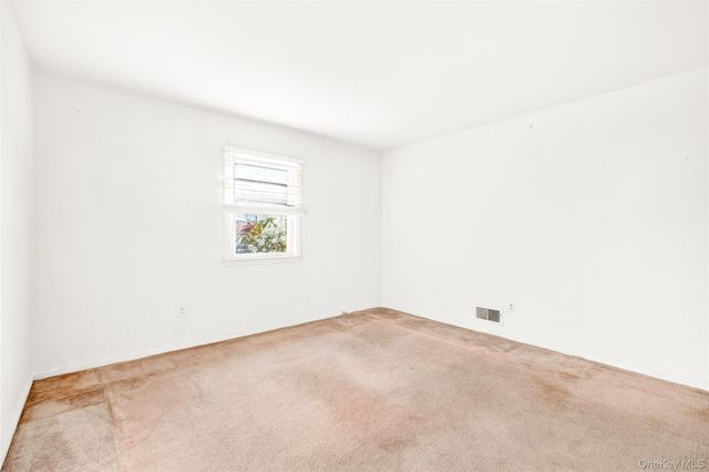 10 Sciortino Place, White Plains, NY 10607