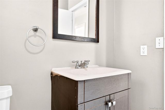 10 Sciortino Place, White Plains, NY 10607