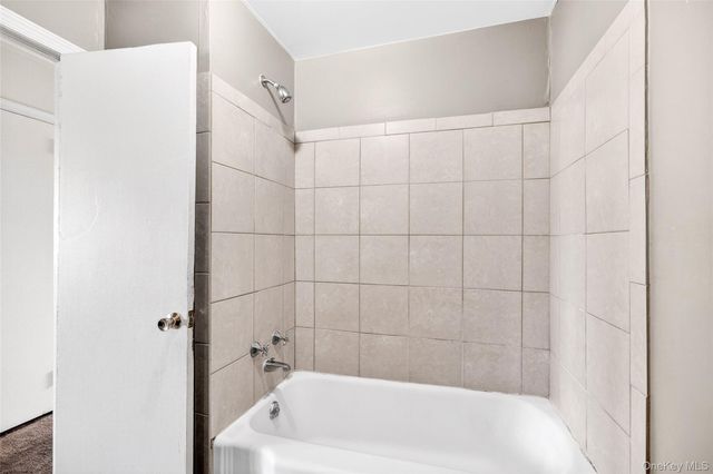 10 Sciortino Place, White Plains, NY 10607