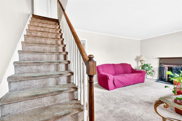 10 Sciortino Place, White Plains, NY 10607