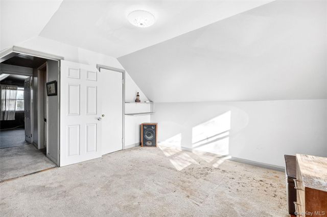 10 Sciortino Place, White Plains, NY 10607