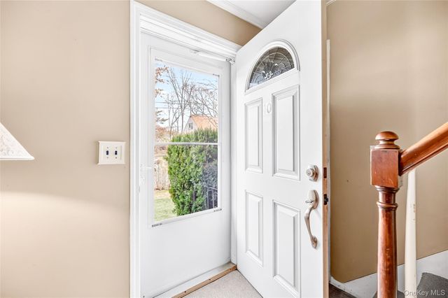 10 Sciortino Place, White Plains, NY 10607