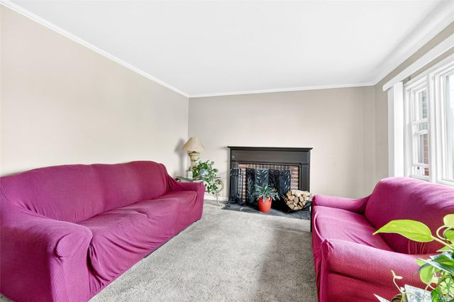 10 Sciortino Place, White Plains, NY 10607