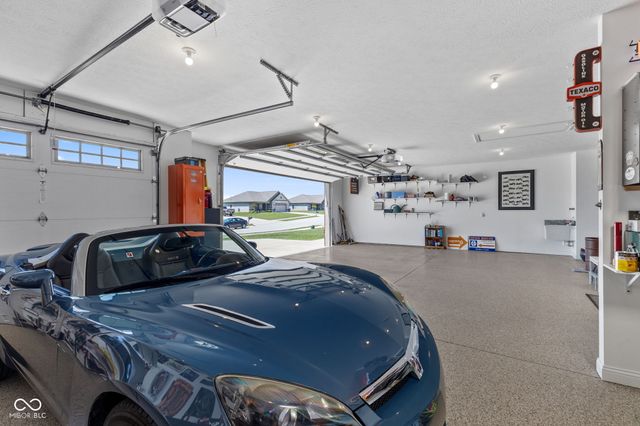 10049 N Mill Run Drive, Monrovia, IN 46157