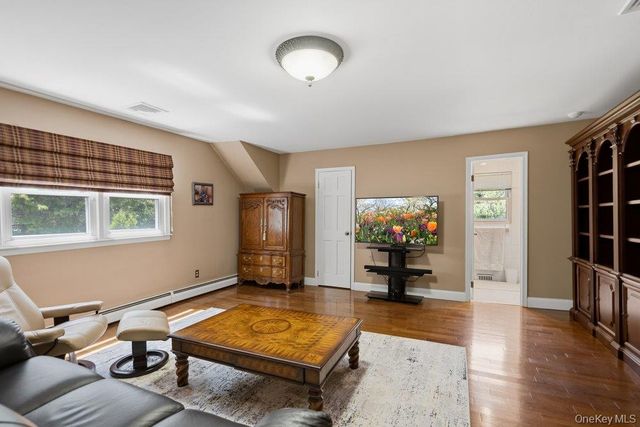 119 Plainview Road, Woodbury, NY 11797
