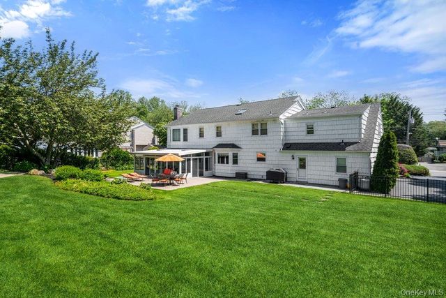 119 Plainview Road, Woodbury, NY 11797