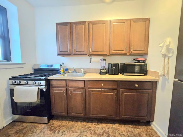 112-25 34 Avenue H, Corona, NY 11368