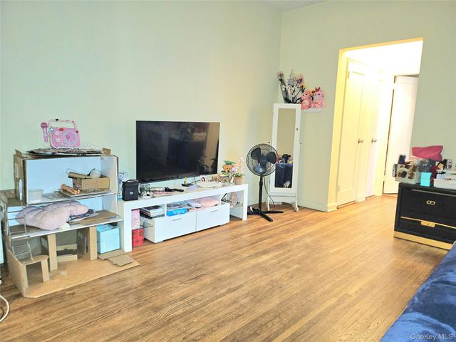 112-25 34 Avenue H, Corona, NY 11368