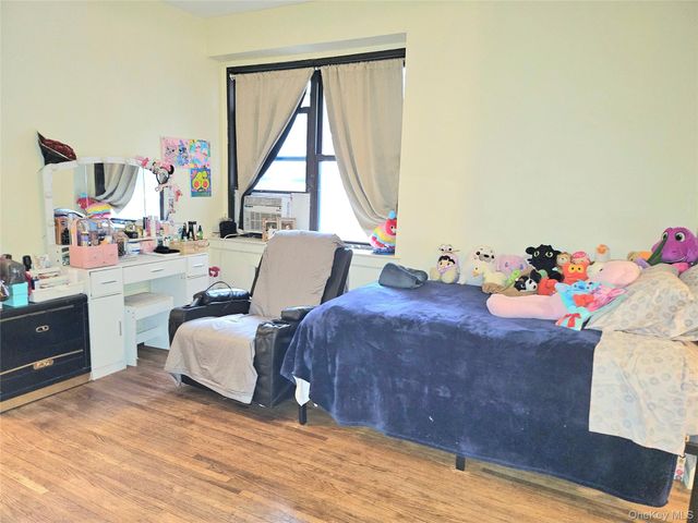 112-25 34 Avenue H, Corona, NY 11368