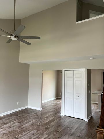 1207 E Oak Drive, Fenton, MI 48430