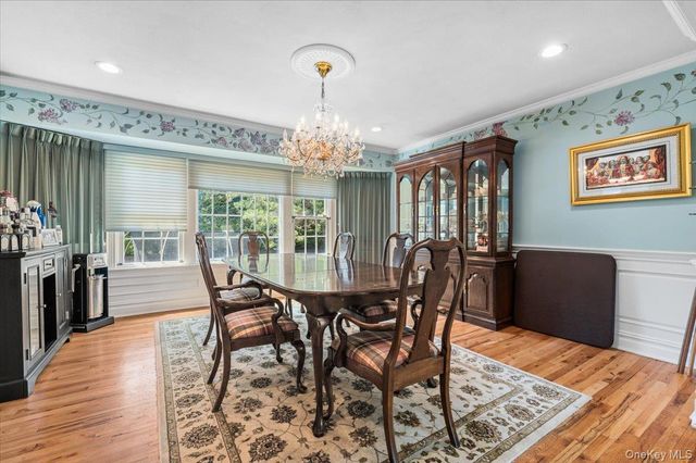 100 Cabot Road, Massapequa, NY 11758