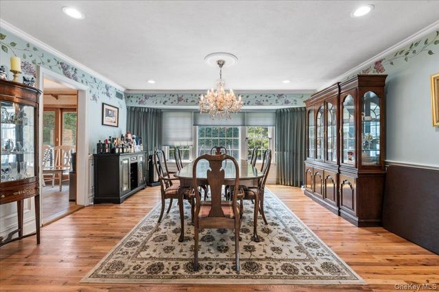 100 Cabot Road, Massapequa, NY 11758