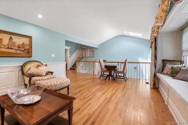 100 Cabot Road, Massapequa, NY 11758
