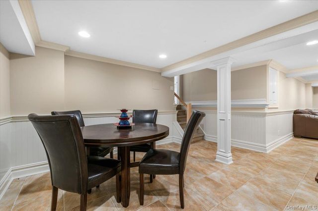 100 Cabot Road, Massapequa, NY 11758