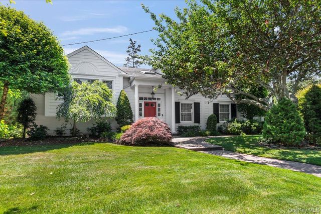 100 Cabot Road, Massapequa, NY 11758