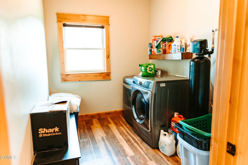 505 17th Avenue NE, Watford City, ND 58854 photo 5