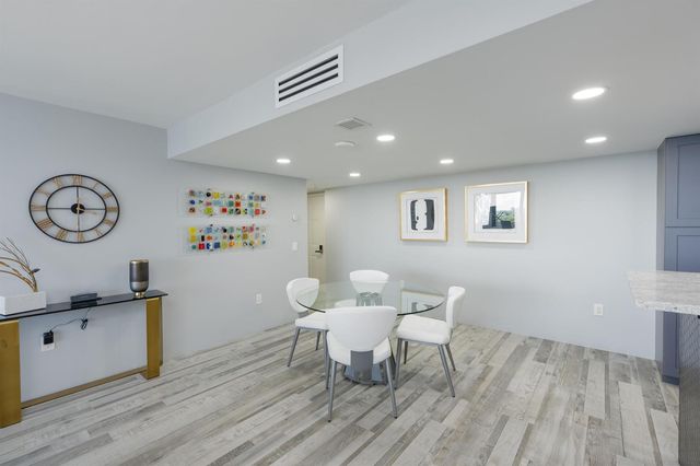 5600 N Flagler Drive 905, West Palm Beach, FL 33407