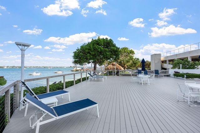 5600 N Flagler Drive 905, West Palm Beach, FL 33407