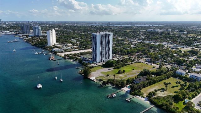 5600 N Flagler Drive 905, West Palm Beach, FL 33407