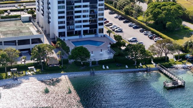 5600 N Flagler Drive 905, West Palm Beach, FL 33407