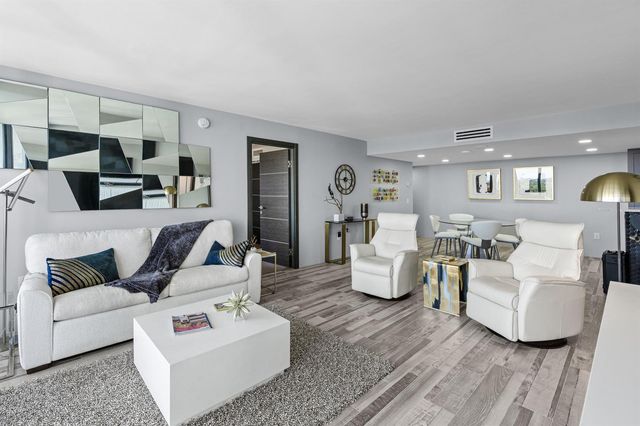 5600 N Flagler Drive 905, West Palm Beach, FL 33407