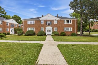 2401 Euclid Heights Boulevard, Cleveland Heights, OH 44106