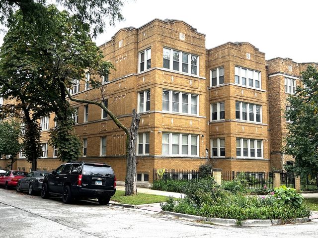 7433 N HOYNE Avenue 2, Chicago, IL 60645