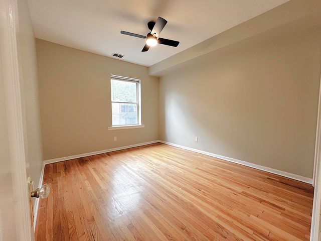 7433 N HOYNE Avenue 2, Chicago, IL 60645