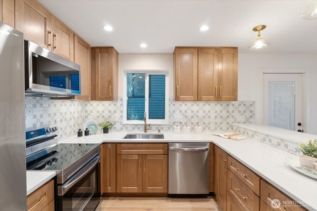 3704 NE 137th Street, Seattle, WA 98125