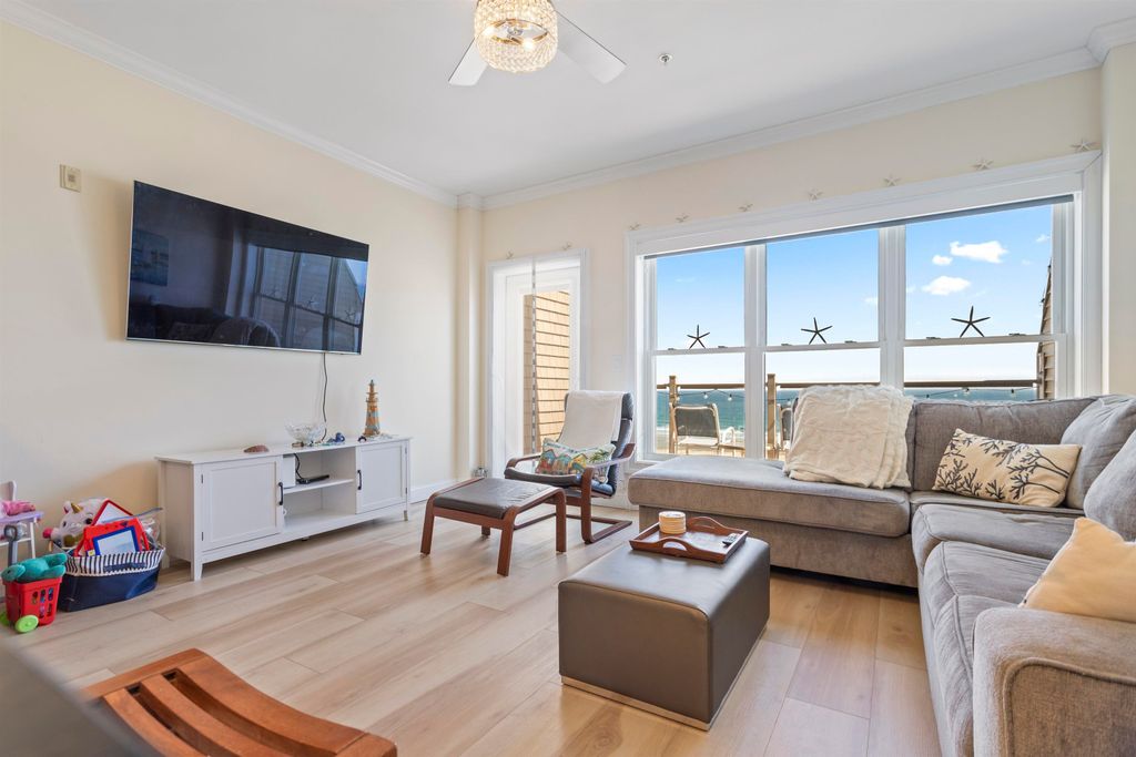 Image 1 of property listing at 275 Ocean Blvd Unit 503, Hampton, NH 03842