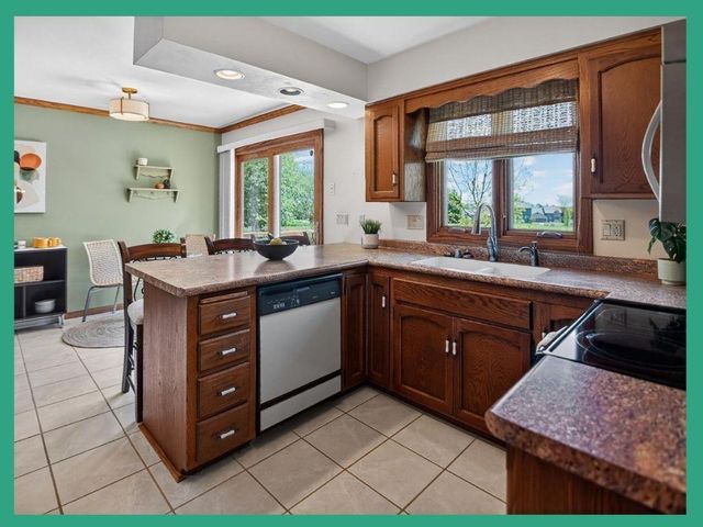 7130 S Hill Road, Deforest, WI 53532