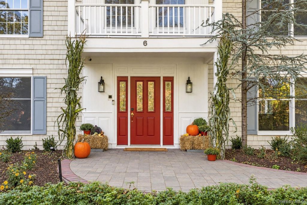6 Davids Way, Port Jefferson, NY 11777 — photo 3