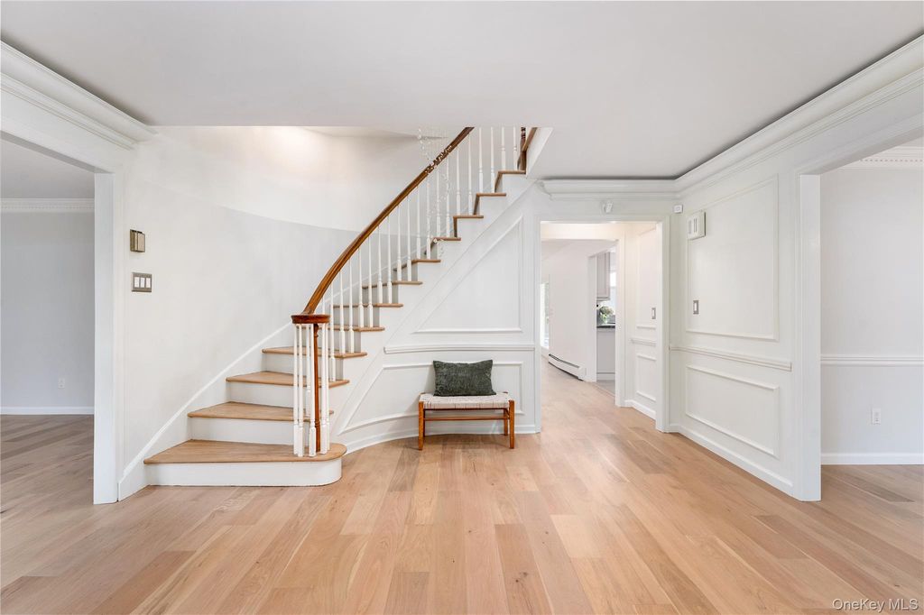 6 Davids Way, Port Jefferson, NY 11777 — photo 5