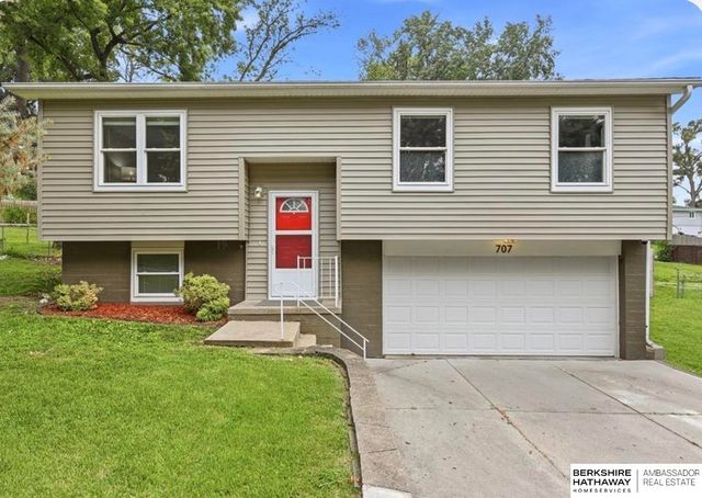 707 Lila Avenue, Bellevue, NE 68005