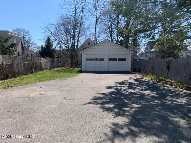 1648 Rugby Road, Schenectady, NY 12309
