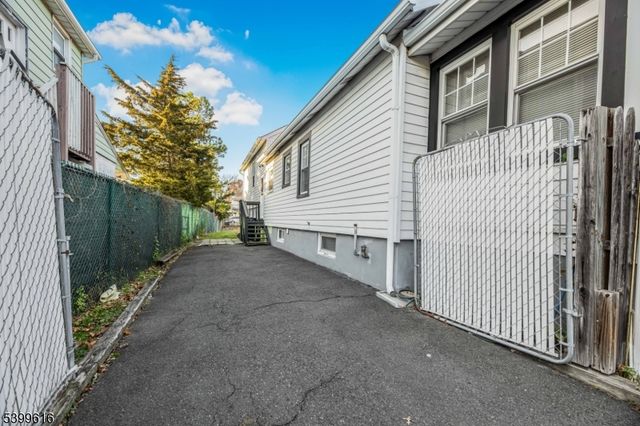 1123 E 3Rd St, Plainfield City, NJ 07062