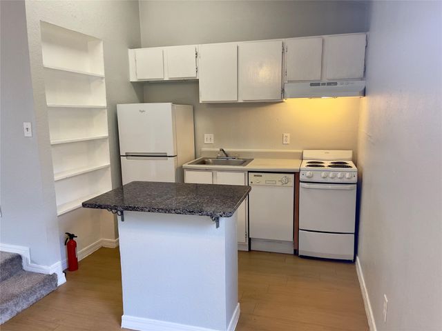 513 South Park DR 304, Austin, TX 78704