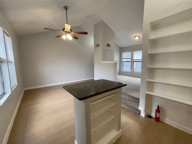 513 South Park DR 304, Austin, TX 78704