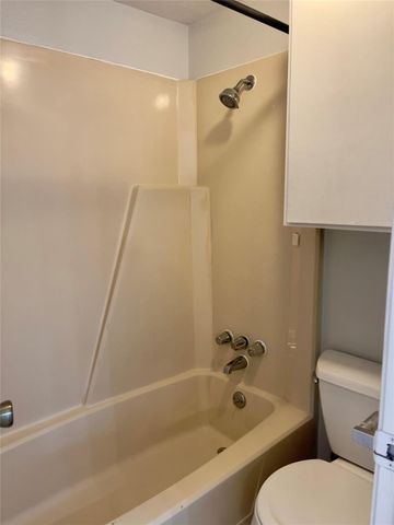 513 South Park DR 304, Austin, TX 78704