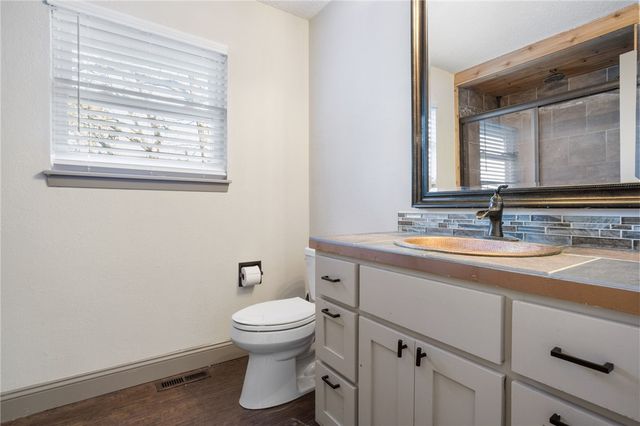 2 Tilbury Lane, Bella Vista, AR 72715