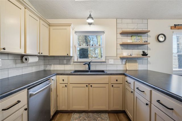 2 Tilbury Lane, Bella Vista, AR 72715