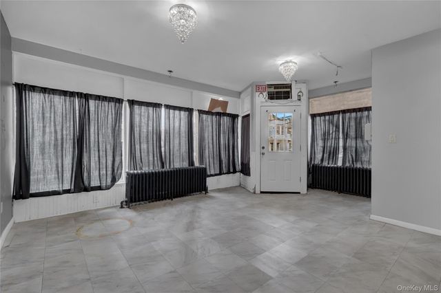 13 Carpenter Street, Glen Cove, NY 11542