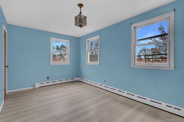 13 Carpenter Street, Glen Cove, NY 11542