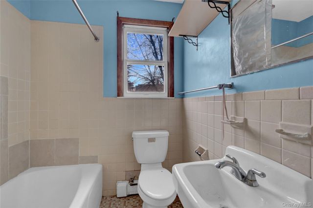 13 Carpenter Street, Glen Cove, NY 11542