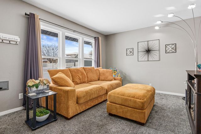 4936 Fremont Avenue N, Minneapolis, MN 55430