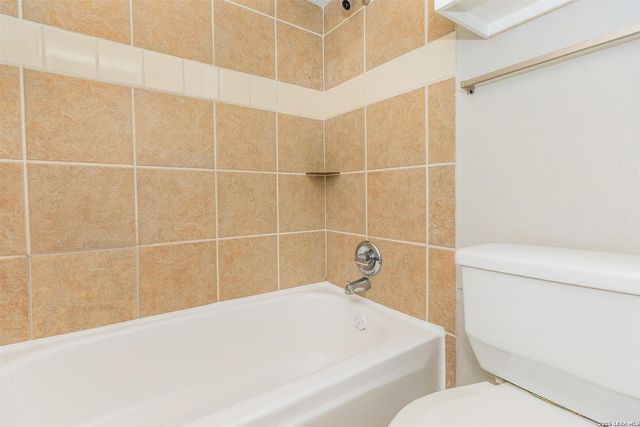 10301 Sandpiper Dr # 1-002, Houston, TX 77096